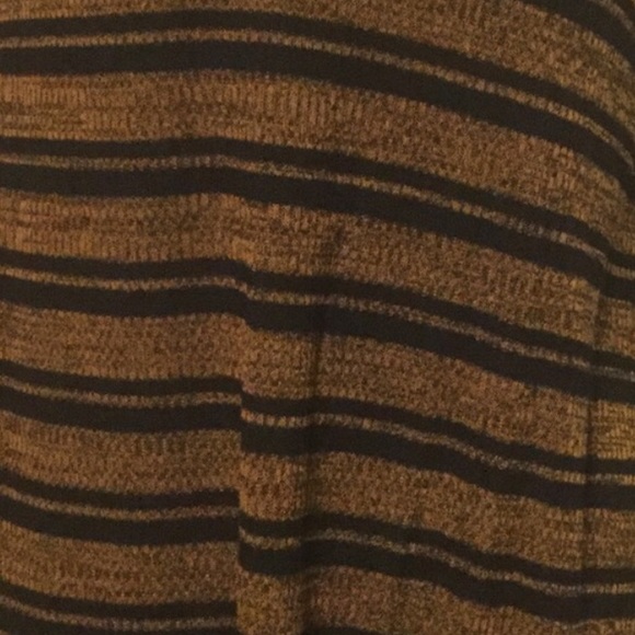 ❌DONATED❌Dark Mustard Yellow Striped V-neck Knit Tunic Top - Picture 5 of 7